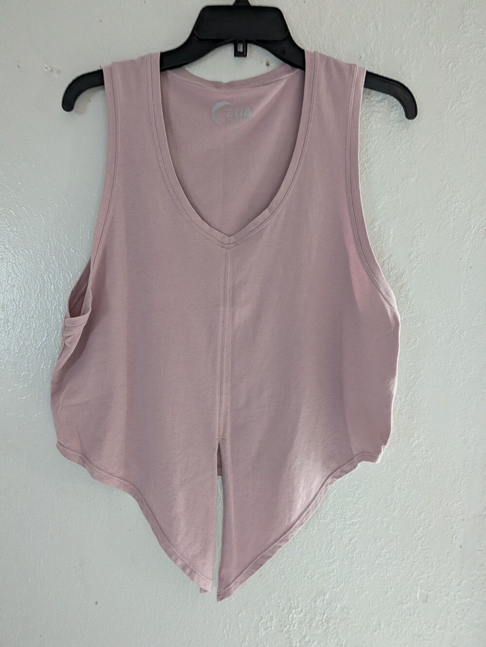 ZYIA Active Dusty Purple V-Neck Sleeveless Tank